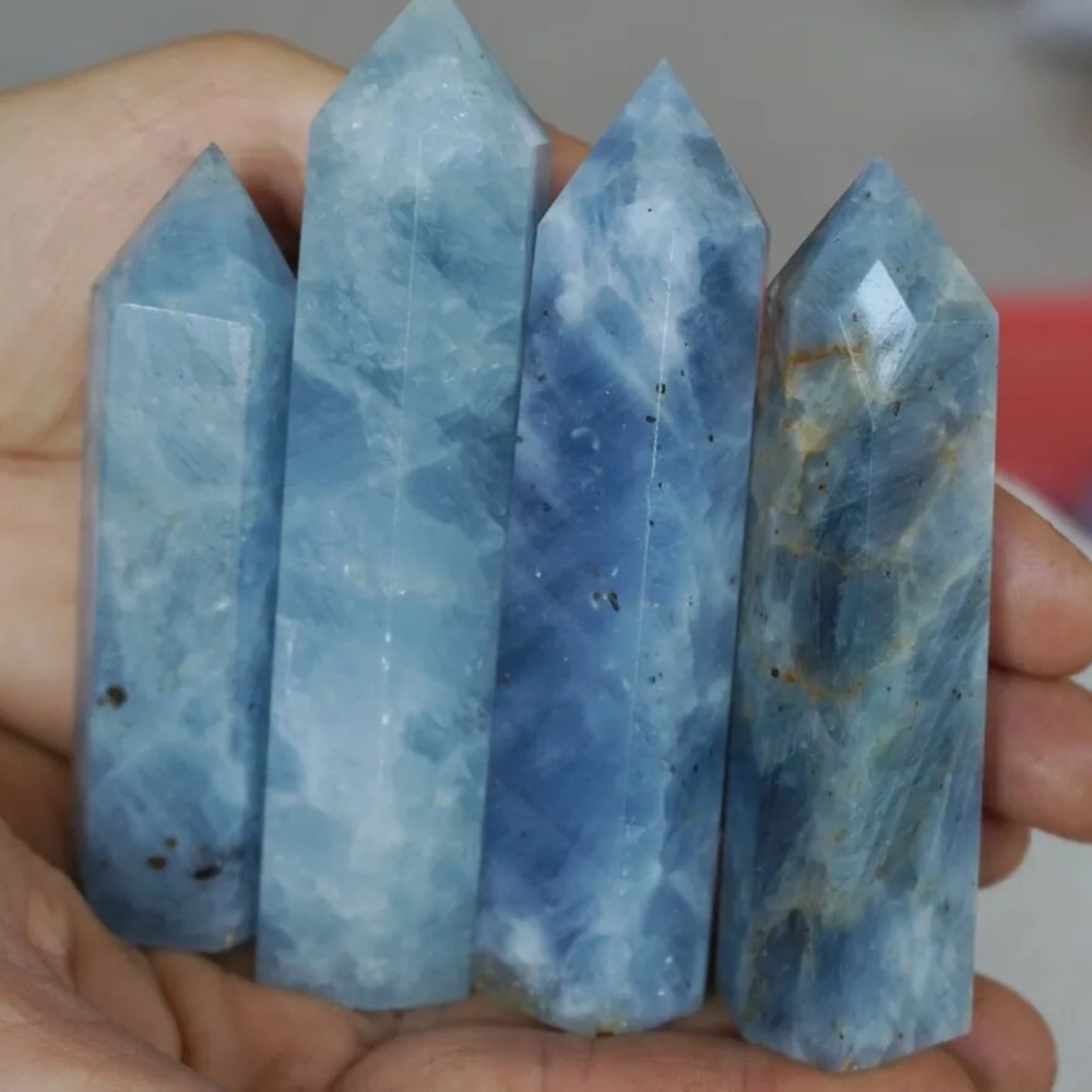 Blue Celestite Gemstone tower - Picture 9 of 9